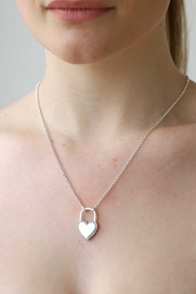 HEART CHAIN NECKLACE